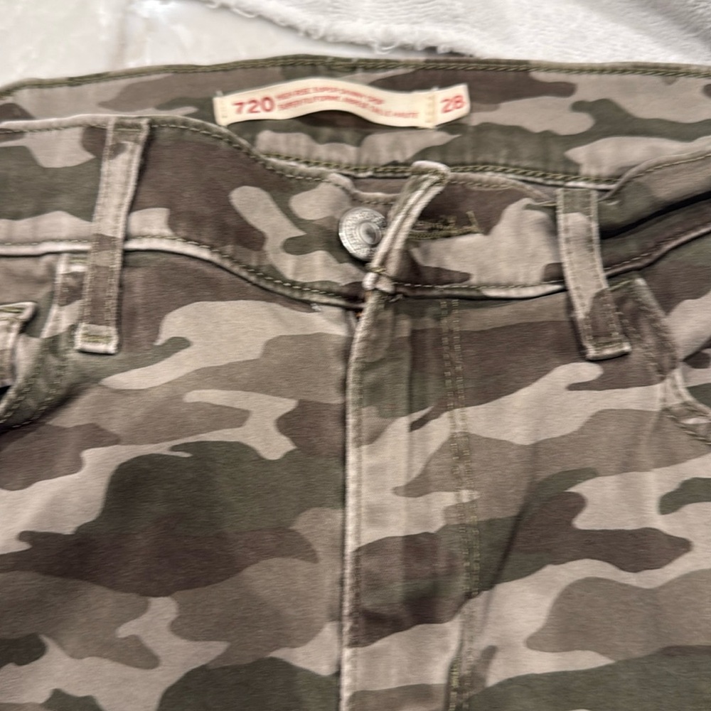 Levi’s Camo jeans